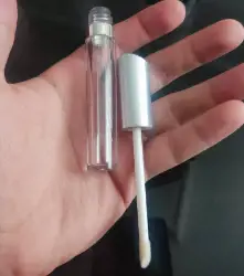 پوکه رژلب مایع 8 میل وارداتی بدنه شفاف