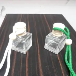 شیشه عطر 10 میل مربعی آویز خورویی وارداتی با درب پیچی